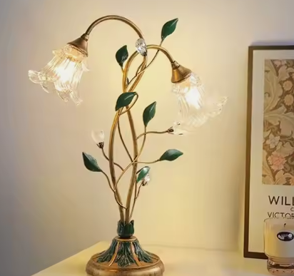 Lampe de Table Fleurie - Design Vintage en Fer, Cristal et Verre pour Chambre ou Salon