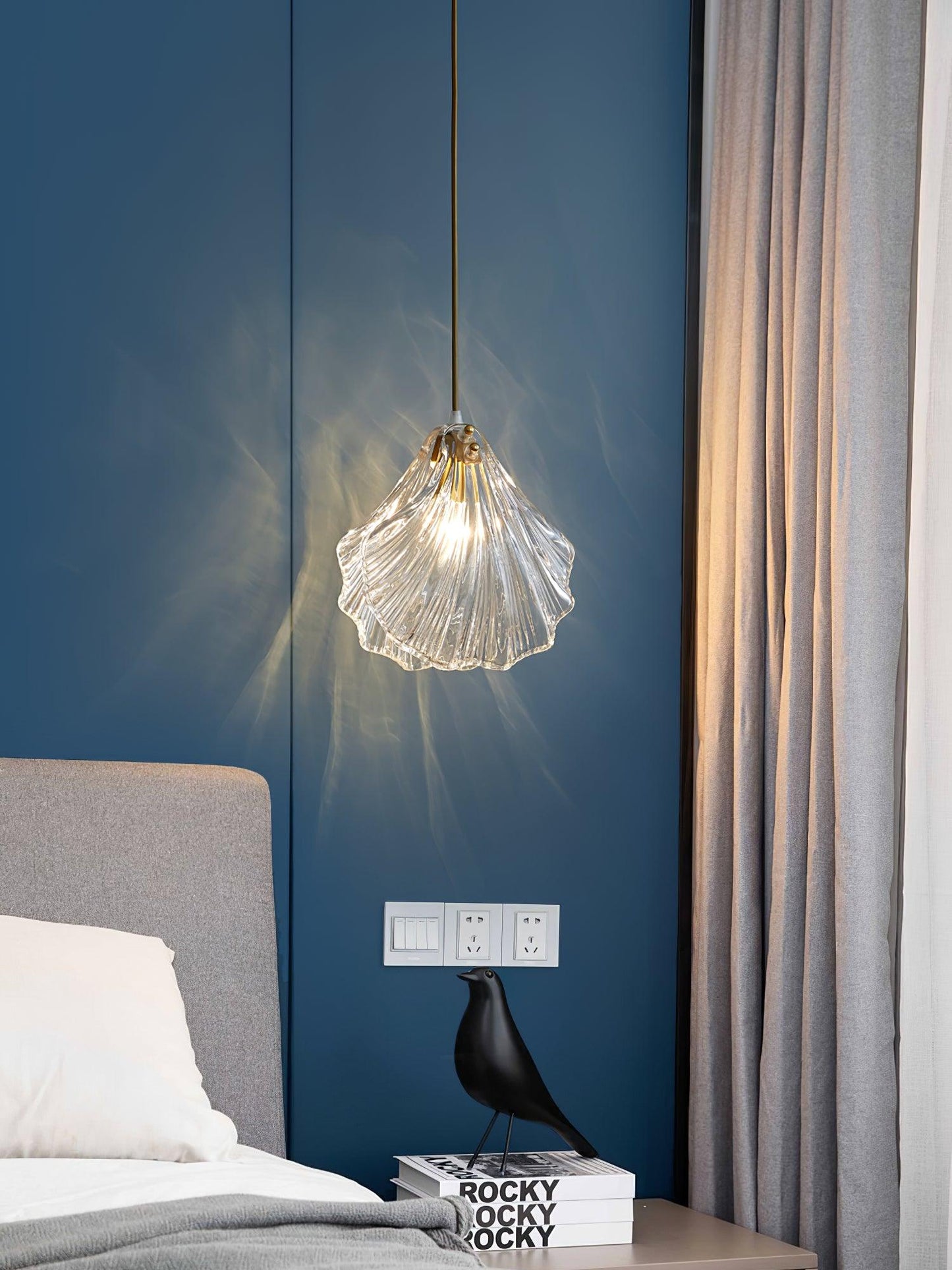 Suspension Mini Shell Design en Verre et Laiton – Lampe Moderne à Suspendre