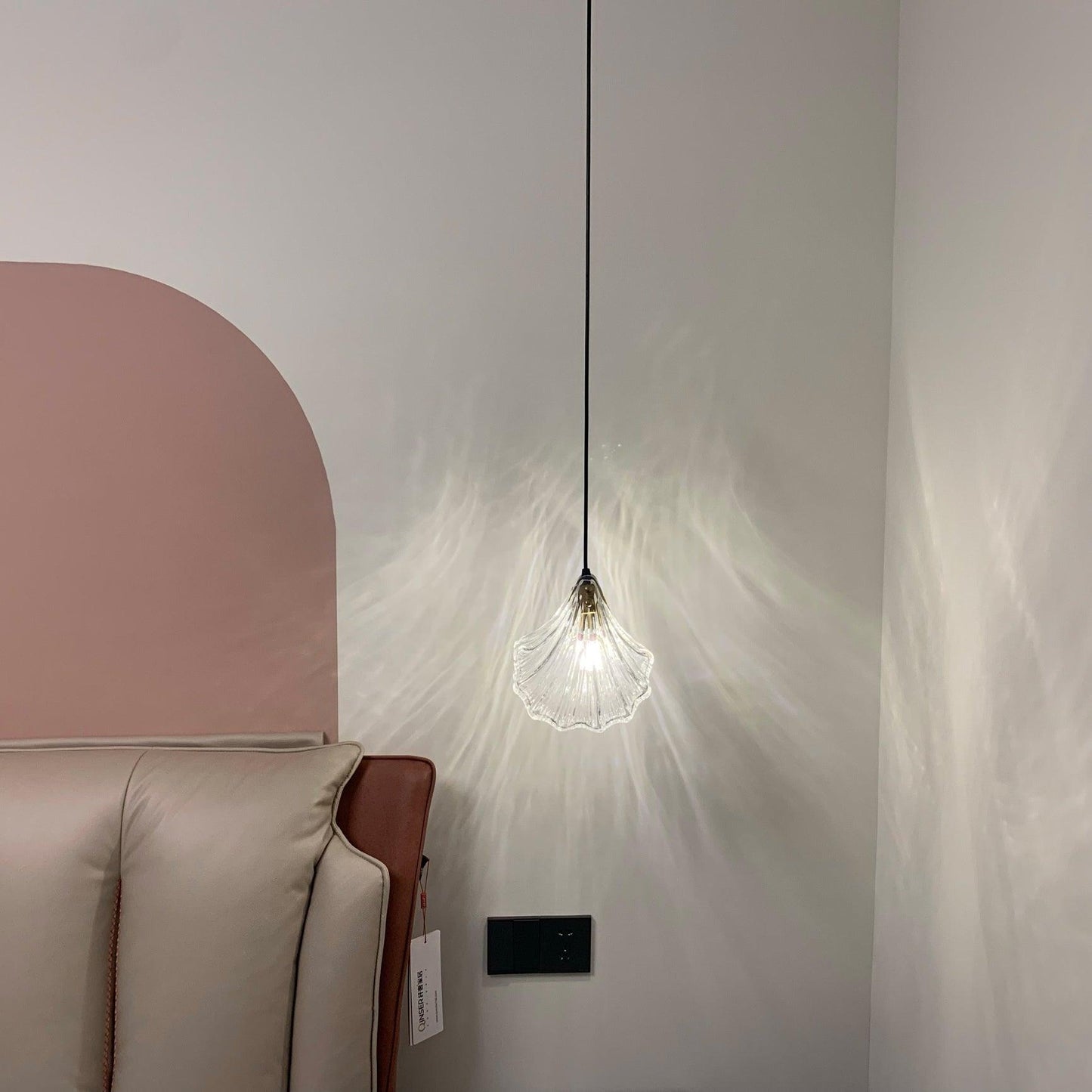 Suspension Mini Shell Design en Verre et Laiton – Lampe Moderne à Suspendre