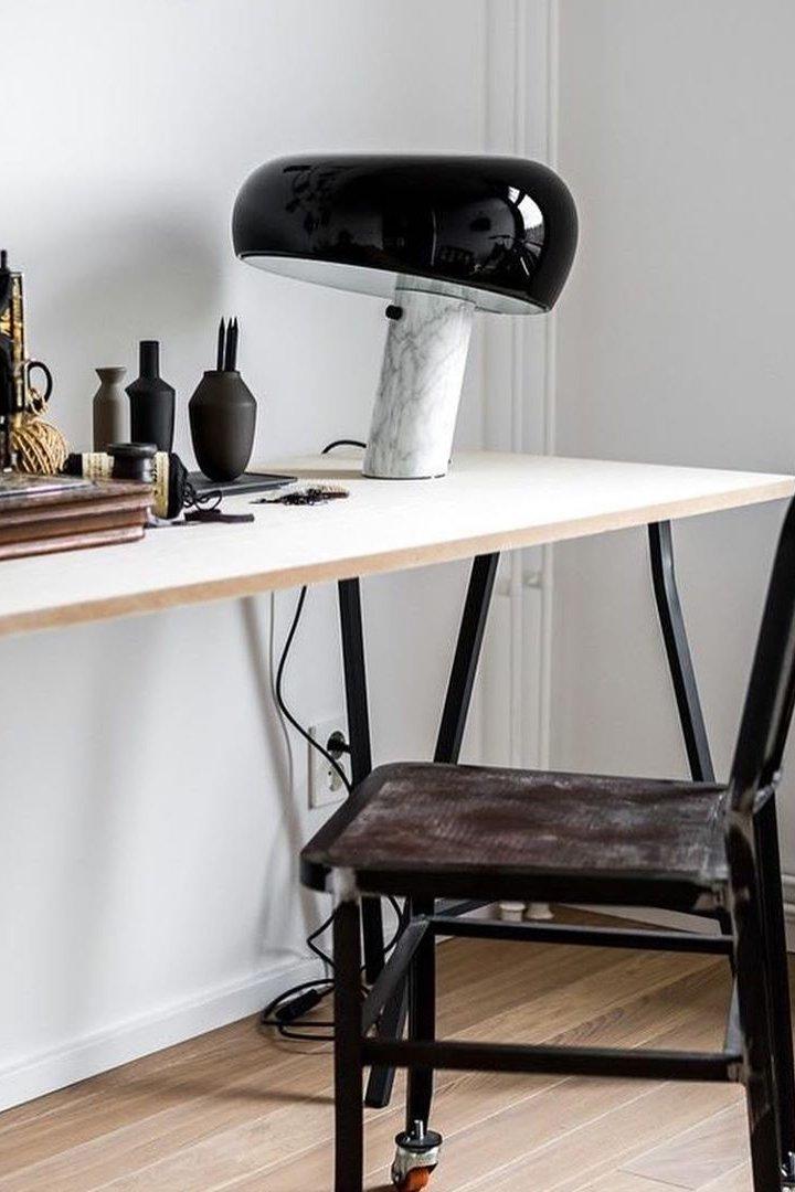 Lampe de Table Art Marble - Élégante en Marbre de Carrare et Métal avec LED