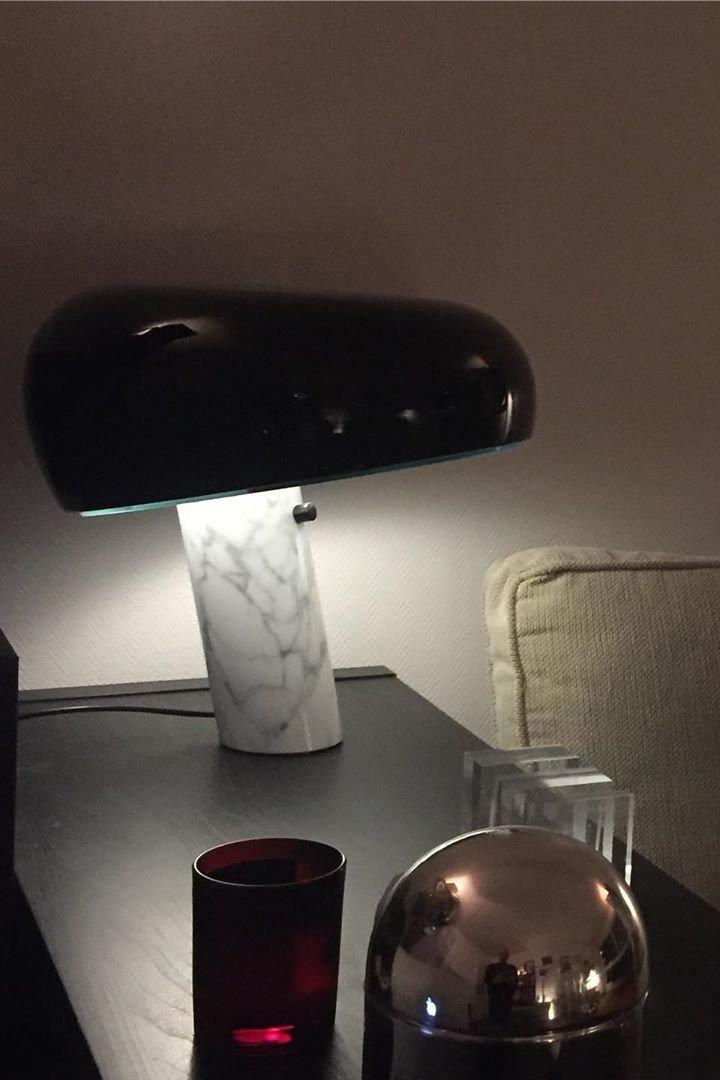 Lampe de Table Art Marble - Élégante en Marbre de Carrare et Métal avec LED