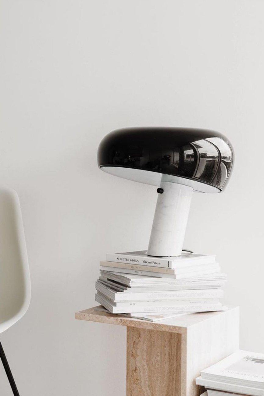 Lampe de Table Art Marble - Élégante en Marbre de Carrare et Métal avec LED