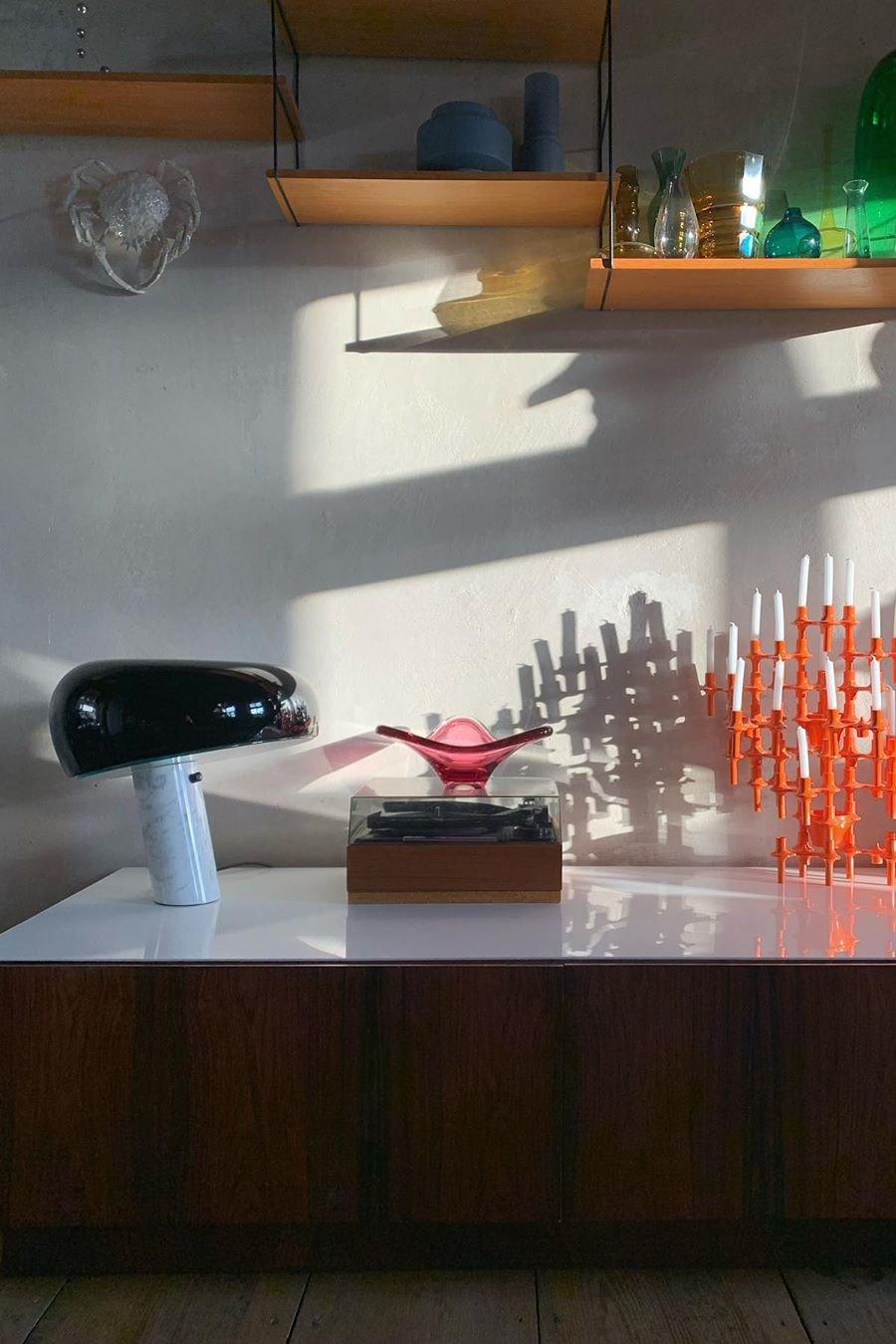 Lampe de Table Art Marble - Élégante en Marbre de Carrare et Métal avec LED