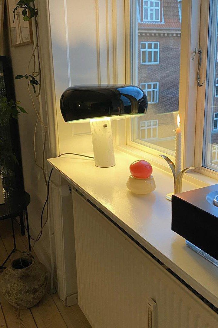 Lampe de Table Art Marble - Élégante en Marbre de Carrare et Métal avec LED