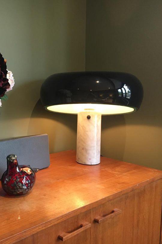 Lampe de Table Art Marble - Élégante en Marbre de Carrare et Métal avec LED