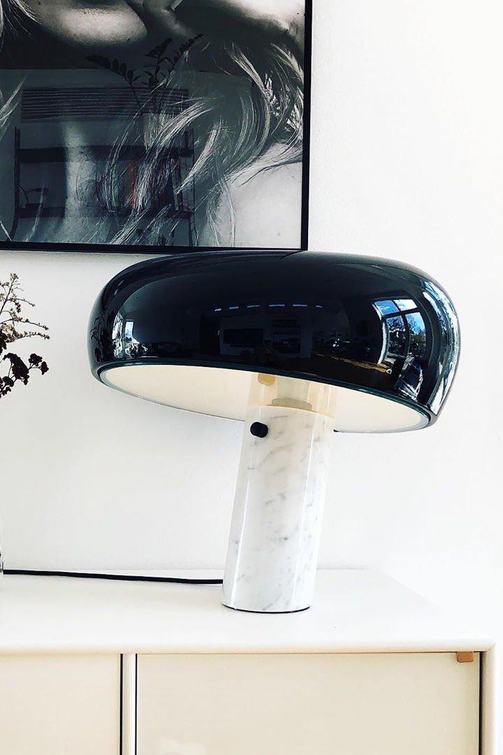 Lampe de Table Art Marble - Élégante en Marbre de Carrare et Métal avec LED