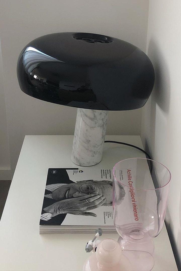 Lampe de Table Art Marble - Élégante en Marbre de Carrare et Métal avec LED