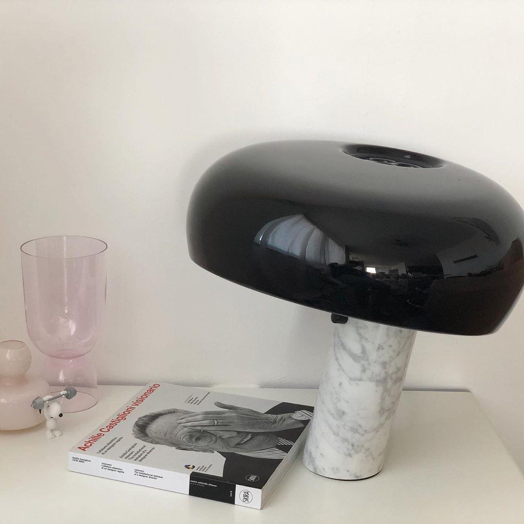 Lampe de Table Art Marble - Élégante en Marbre de Carrare et Métal avec LED