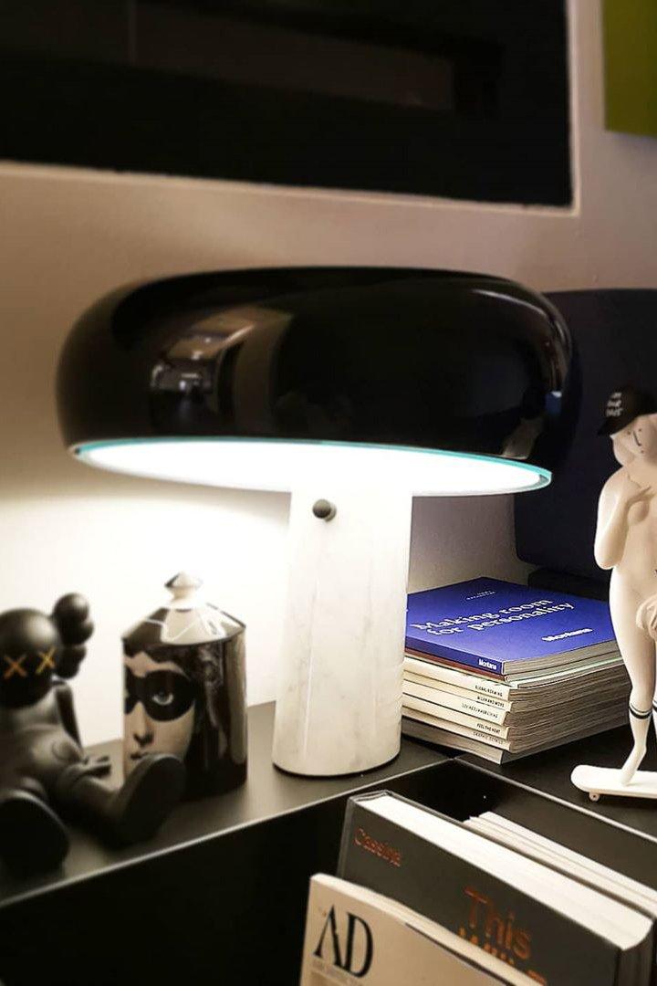 Lampe de Table Art Marble - Élégante en Marbre de Carrare et Métal avec LED