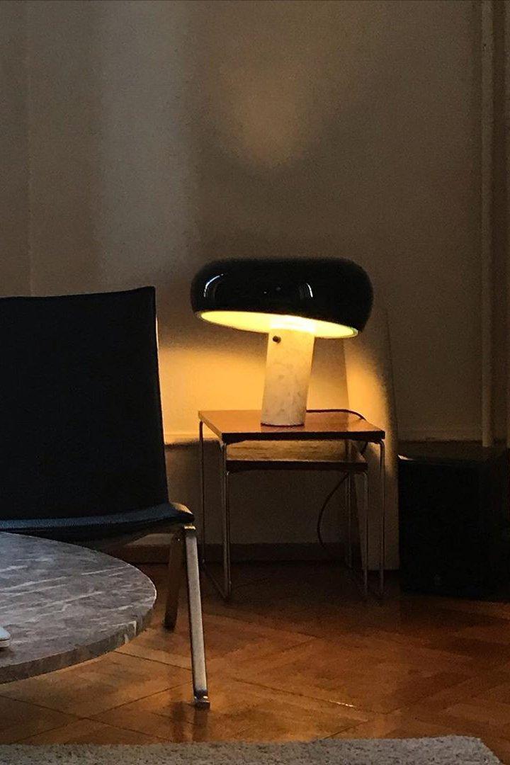 Lampe de Table Art Marble - Élégante en Marbre de Carrare et Métal avec LED