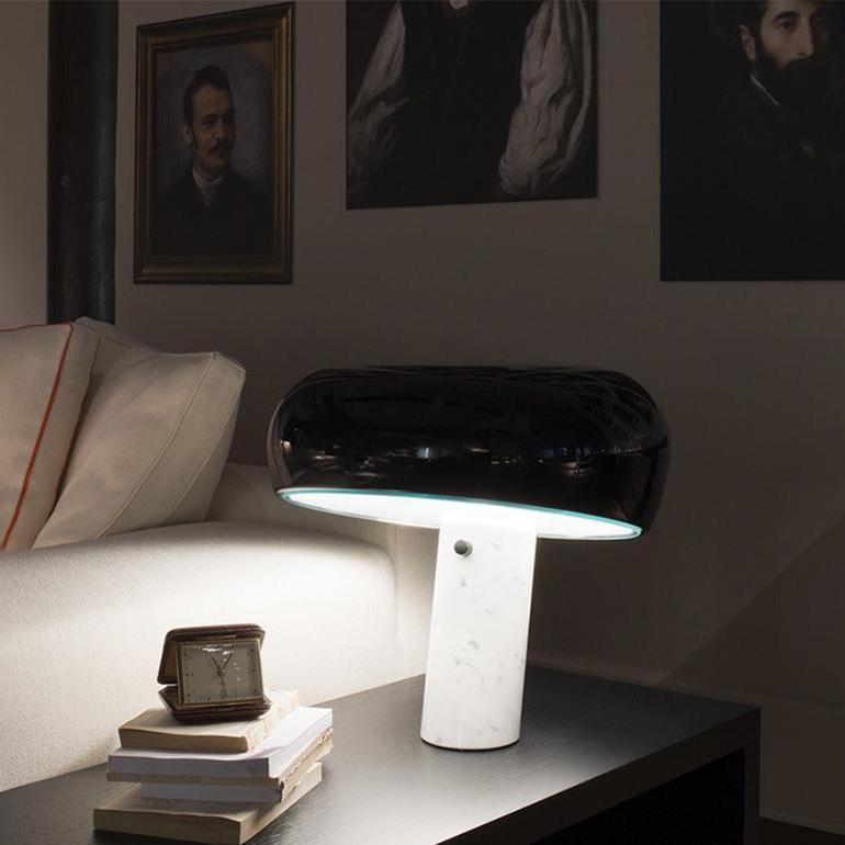Lampe de Table Art Marble - Élégante en Marbre de Carrare et Métal avec LED
