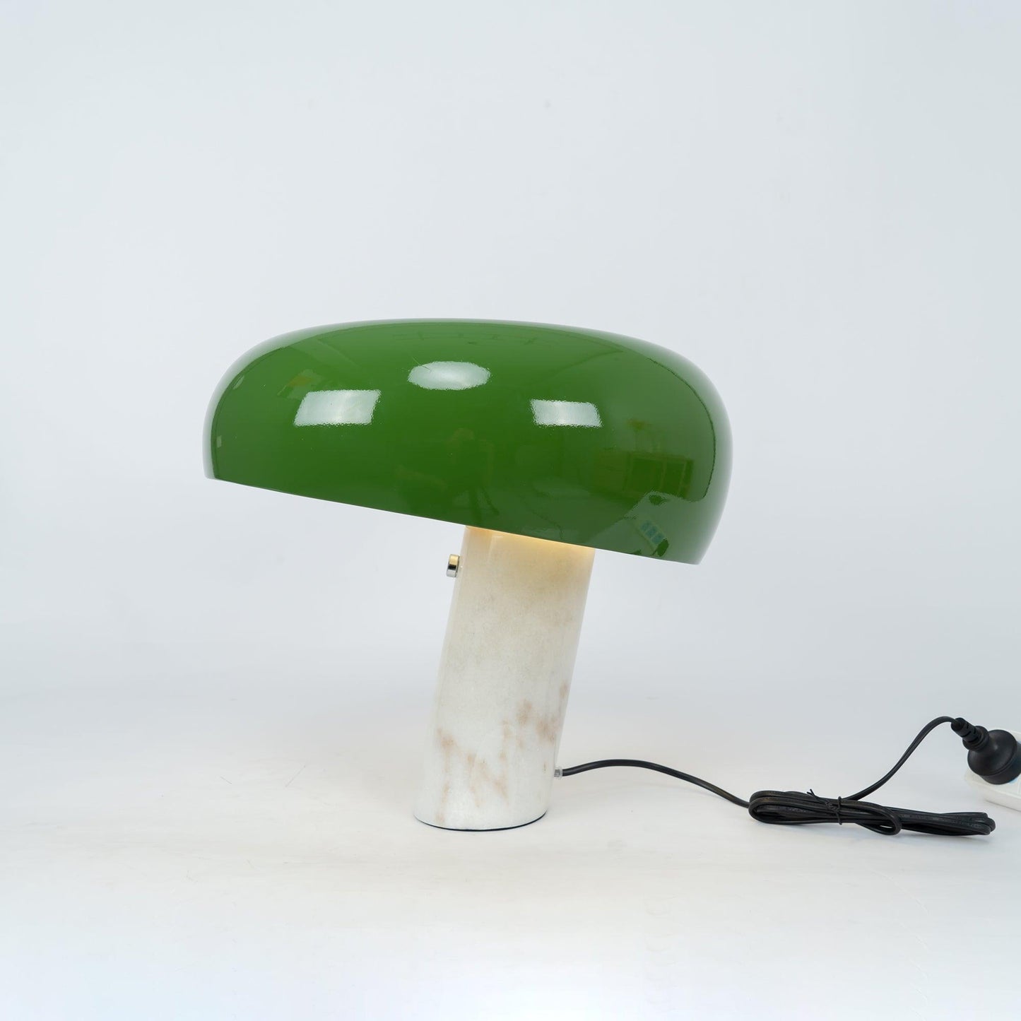 Lampe de Table Art Marble - Élégante en Marbre de Carrare et Métal avec LED
