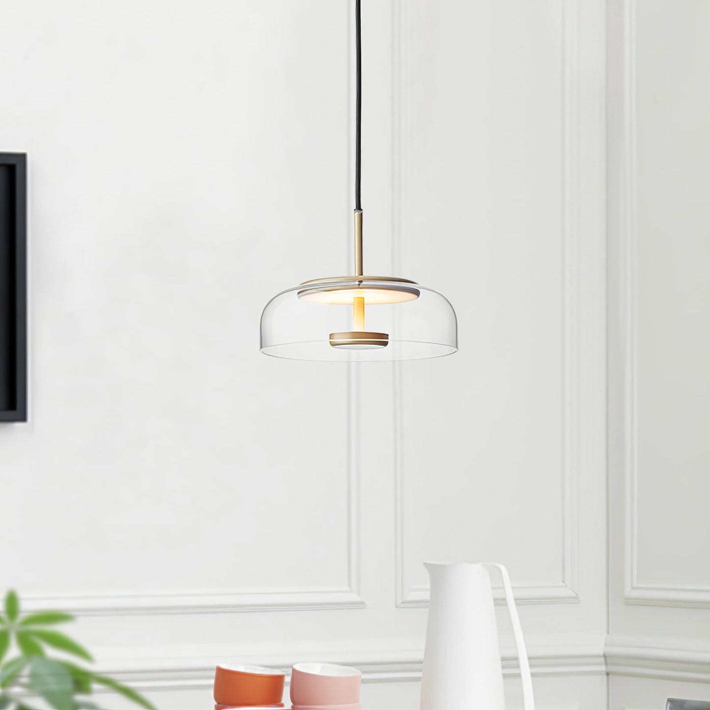 Suspension LED Solaire – Éclairage Moderne en Laiton et Verre pour Intérieur Élégant