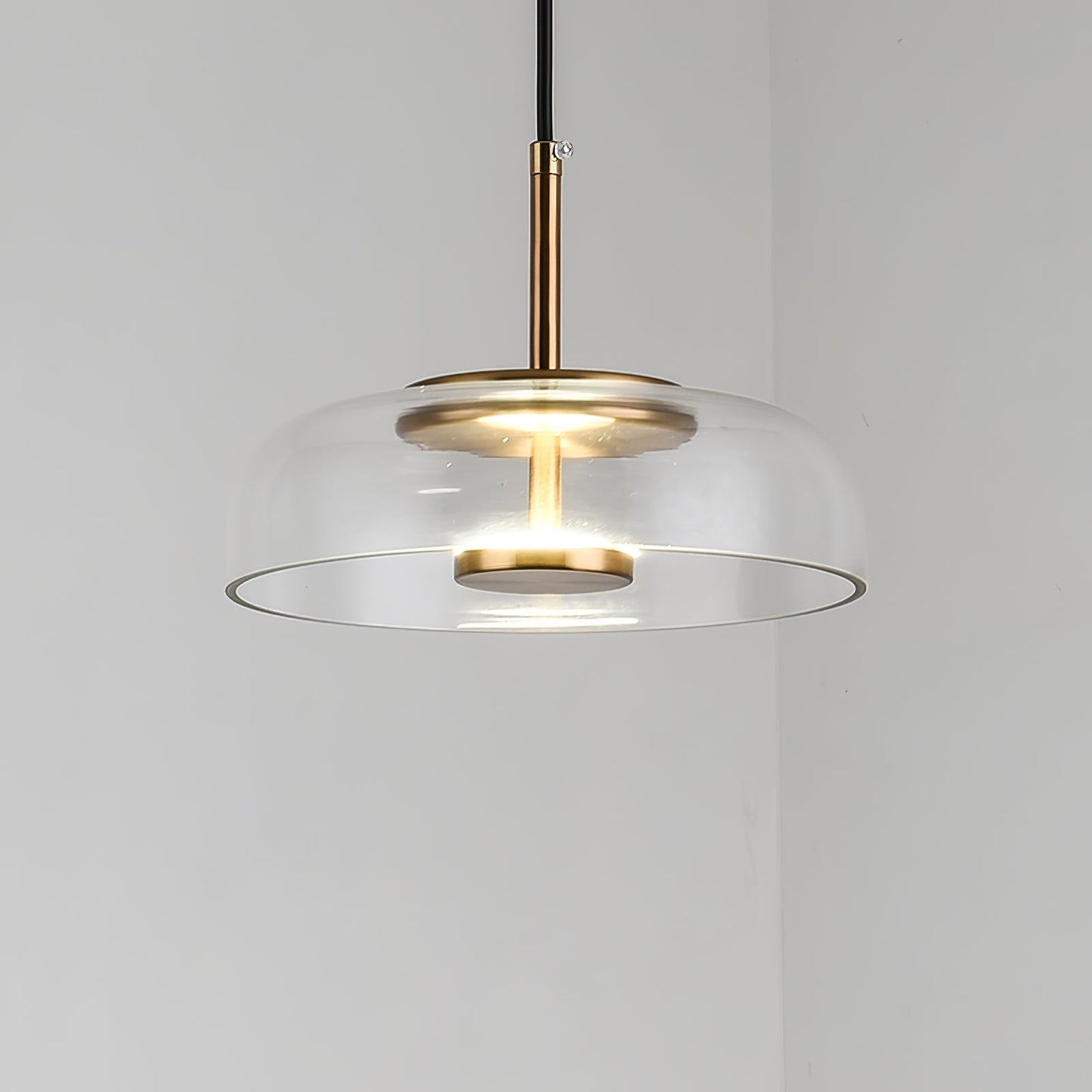Suspension LED Solaire – Éclairage Moderne en Laiton et Verre pour Intérieur Élégant