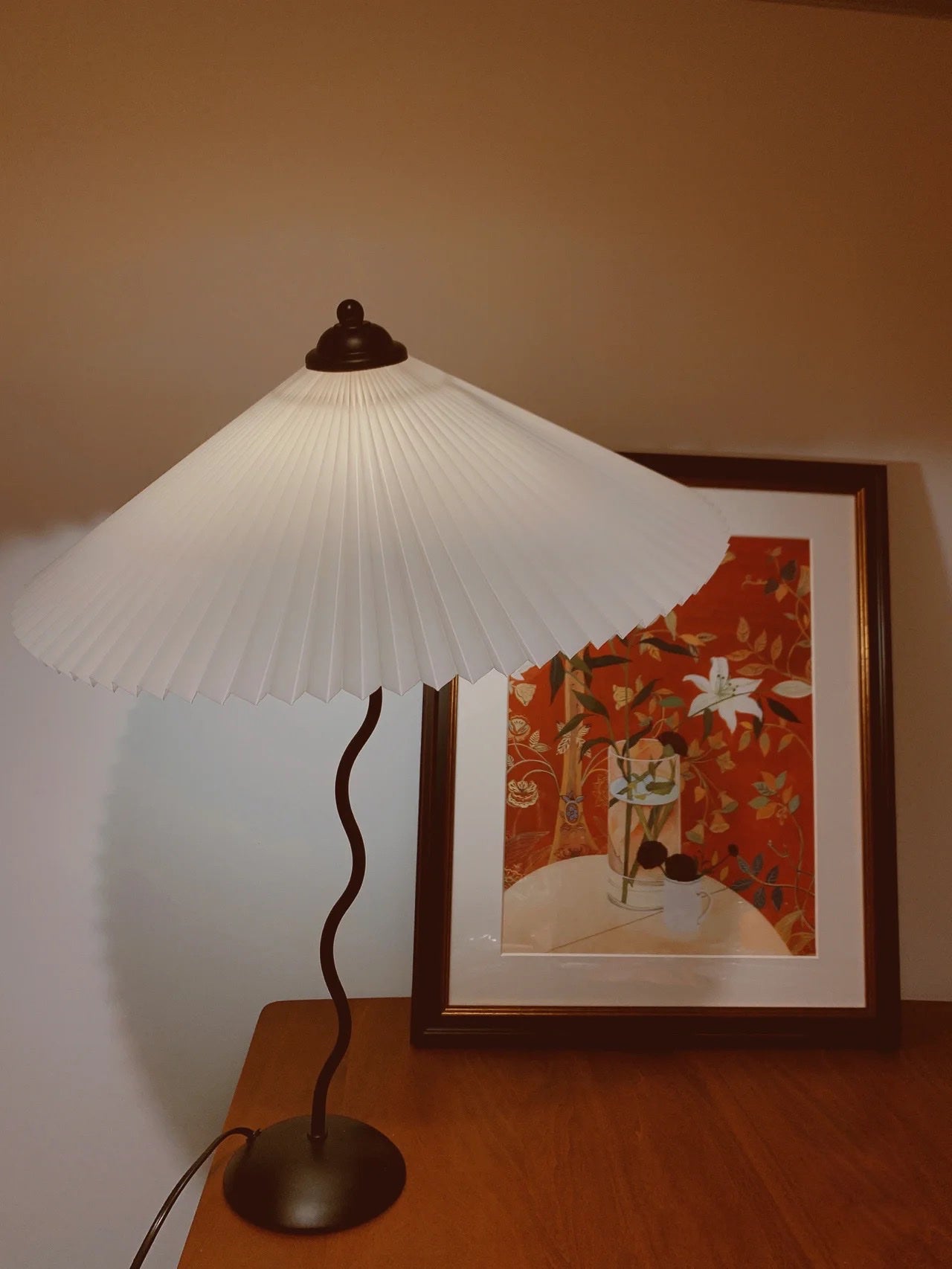 Lampe de Table Squiggle – Lampe Moderne au Design Ondulé pour Salon, Chambre et Bureau
