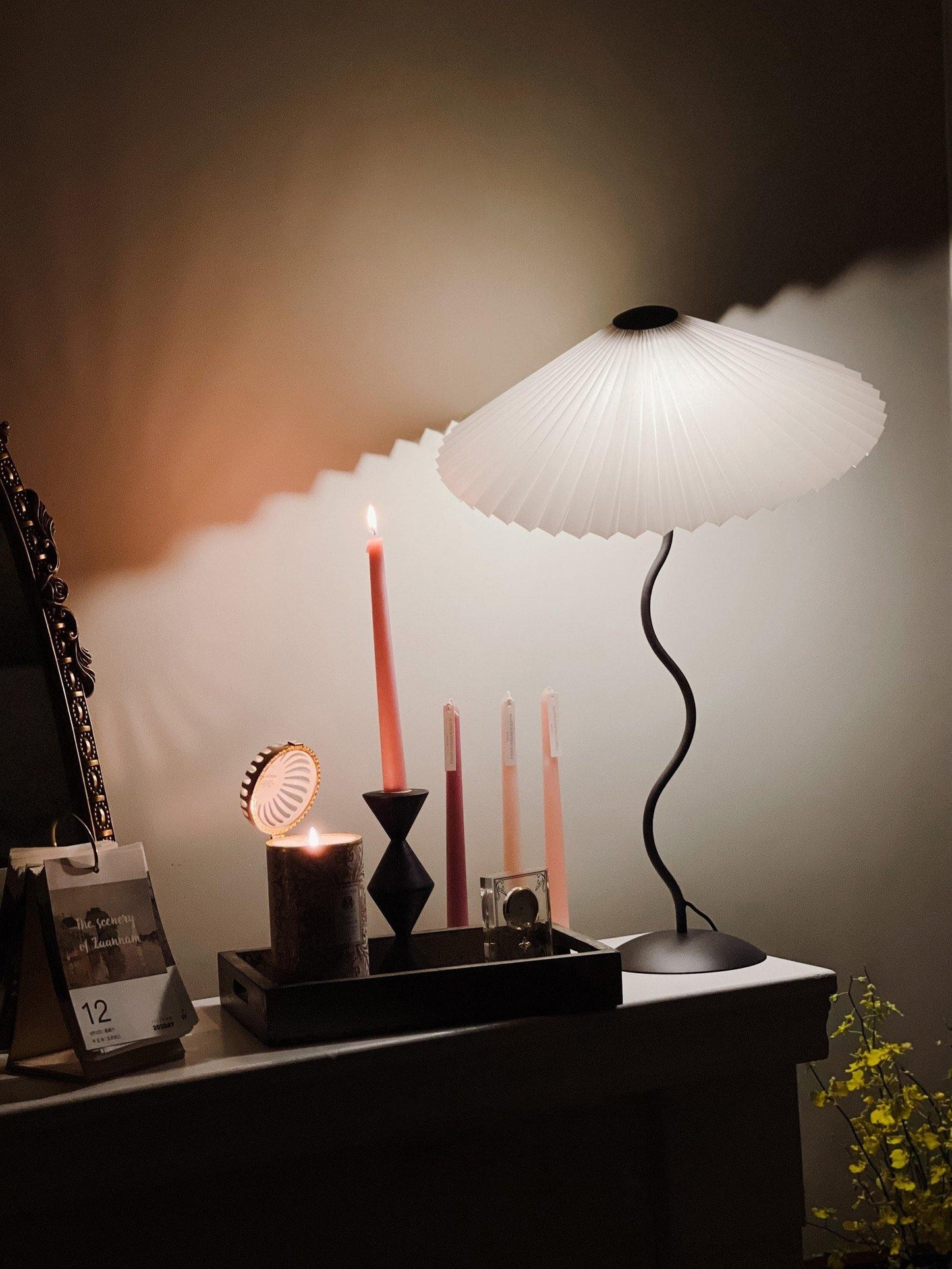 Lampe de Table Squiggle – Lampe Moderne au Design Ondulé pour Salon, Chambre et Bureau
