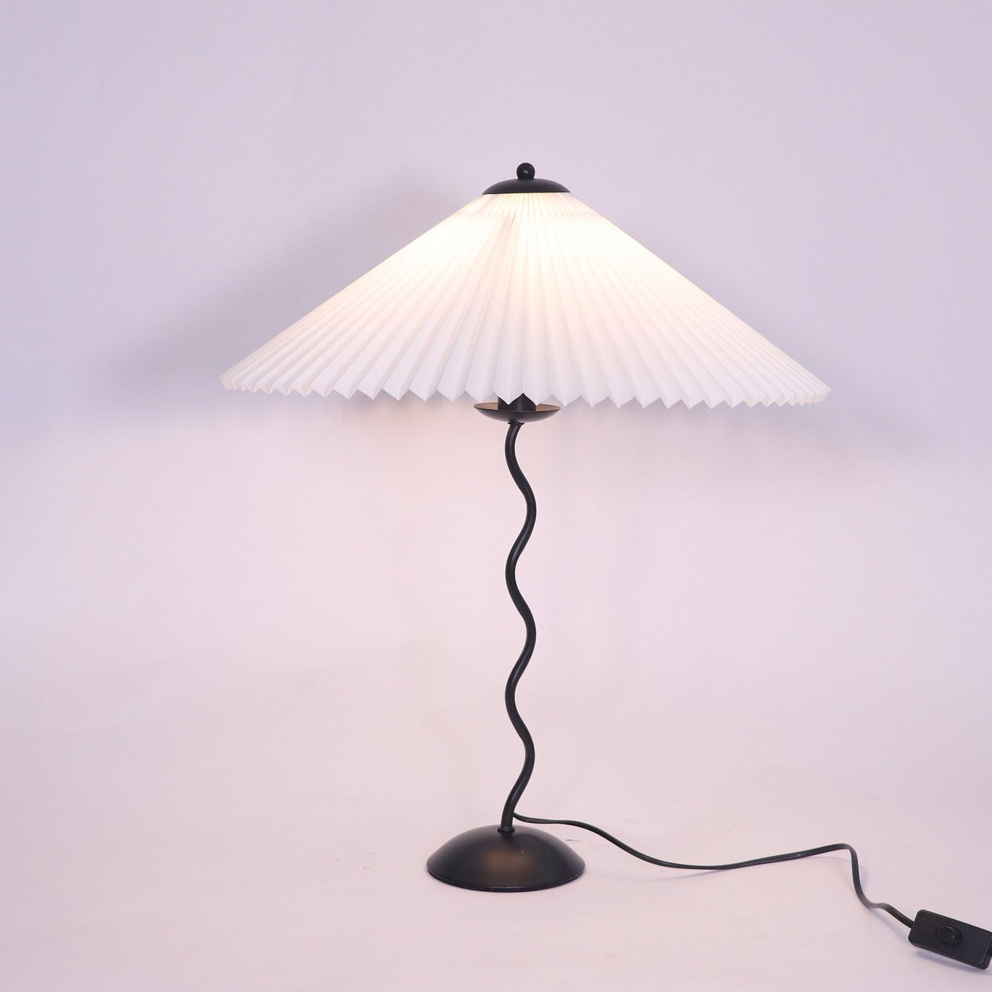 Lampe de Table Squiggle – Lampe Moderne au Design Ondulé pour Salon, Chambre et Bureau