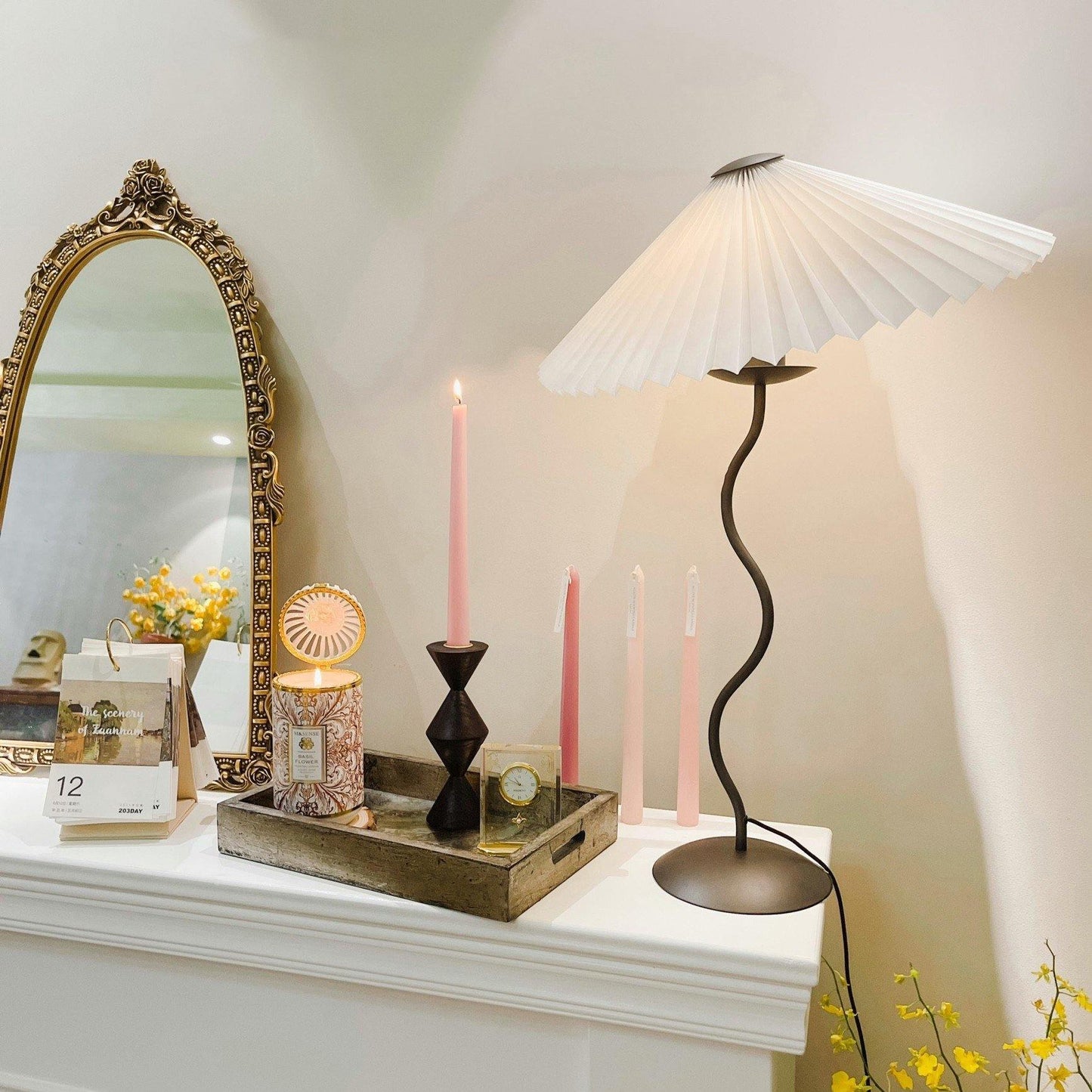 Lampe de Table Squiggle – Lampe Moderne au Design Ondulé pour Salon, Chambre et Bureau