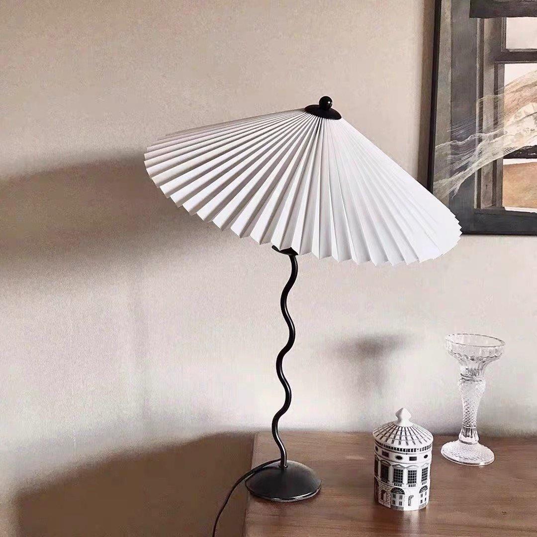 Lampe de Table Squiggle – Lampe Moderne au Design Ondulé pour Salon, Chambre et Bureau