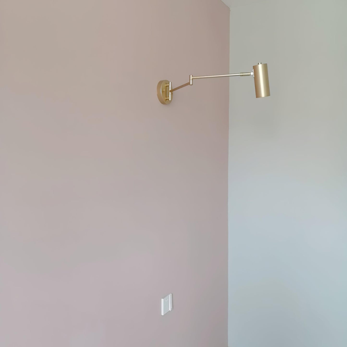 Applique Murale Moderne en Fer avec LED Intégrée - Design Élégant et Réglable