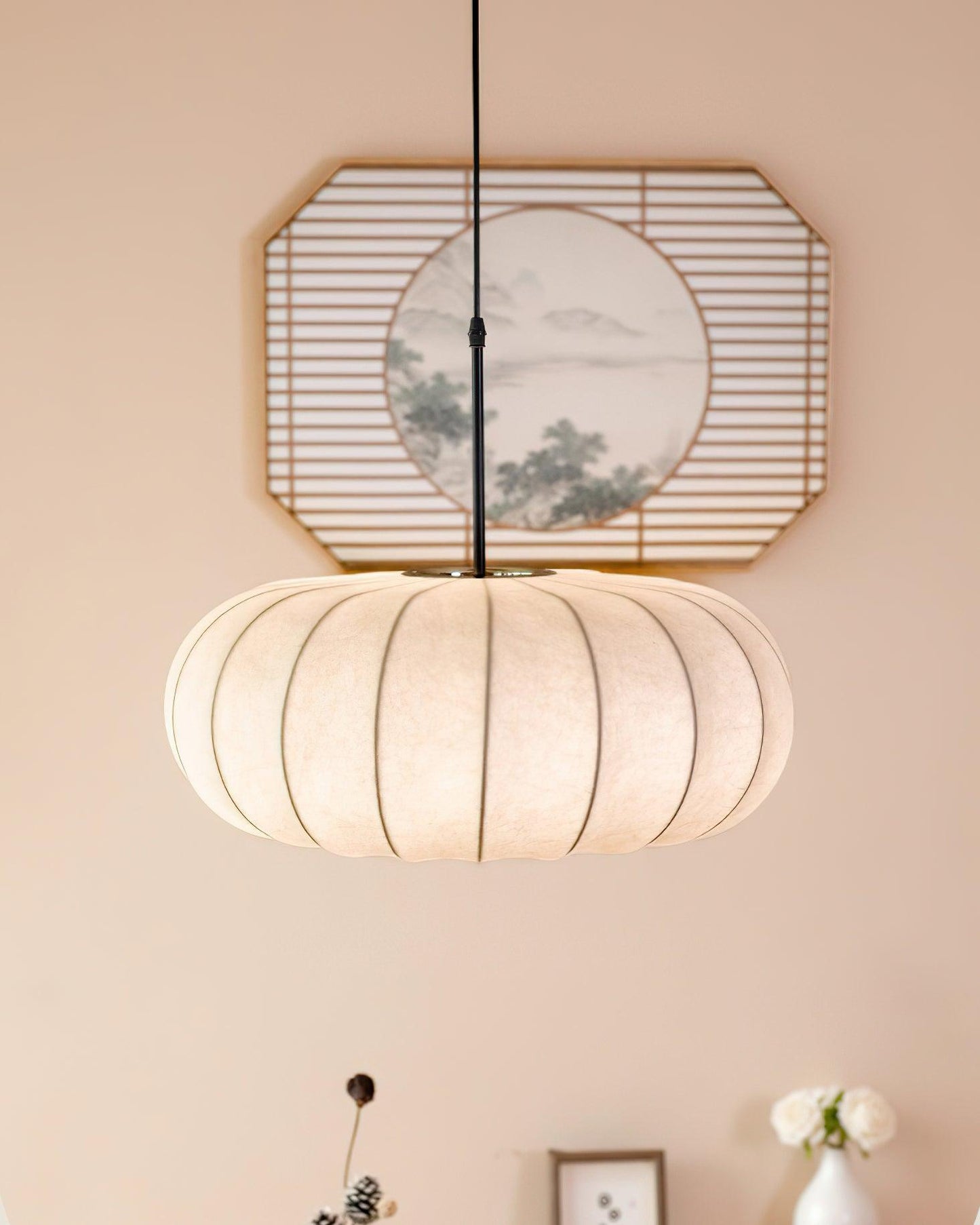 Suspension Verona - Luminaire Minimaliste en Métal et Soie, Design Wabi-Sabi