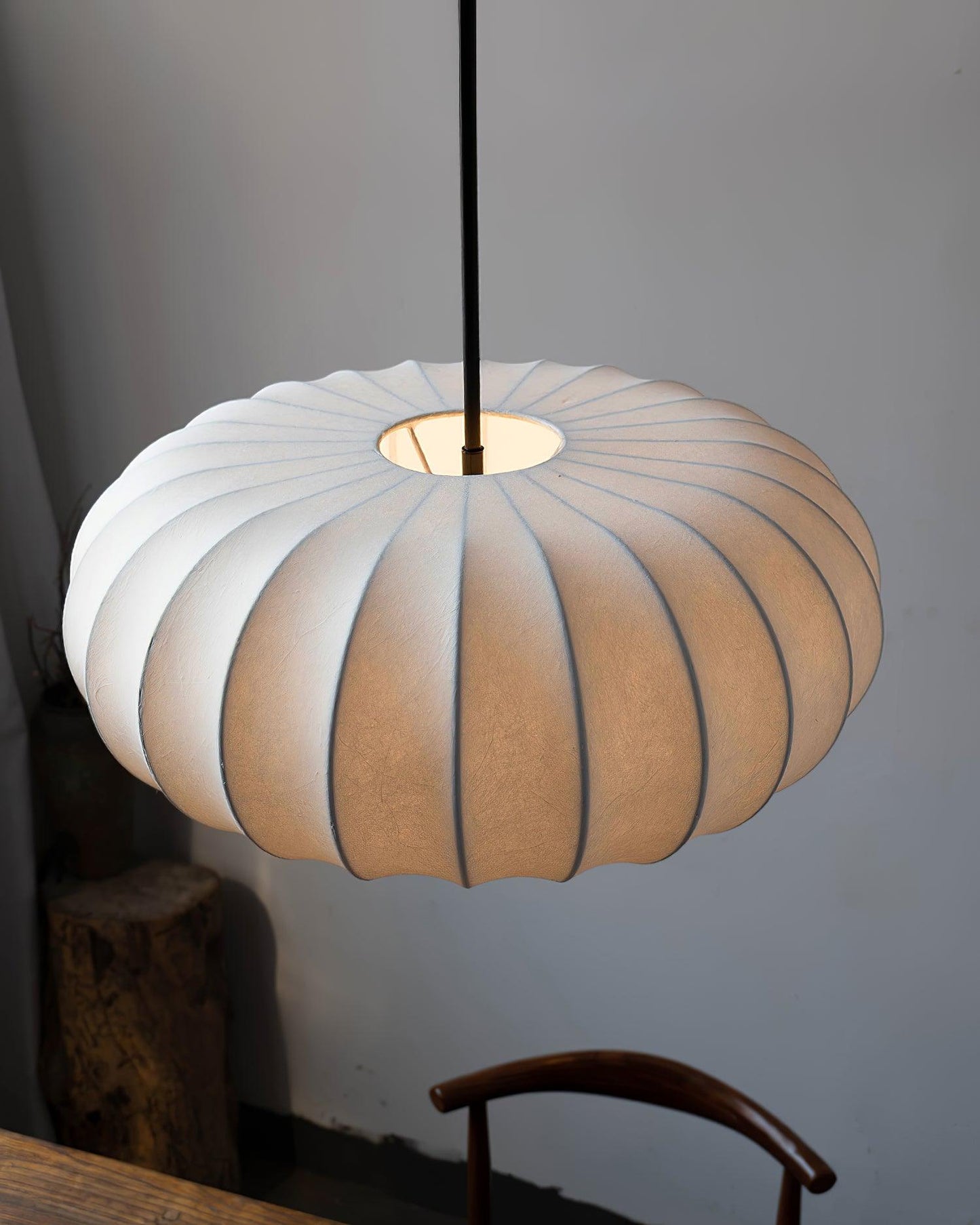 Suspension Verona - Luminaire Minimaliste en Métal et Soie, Design Wabi-Sabi
