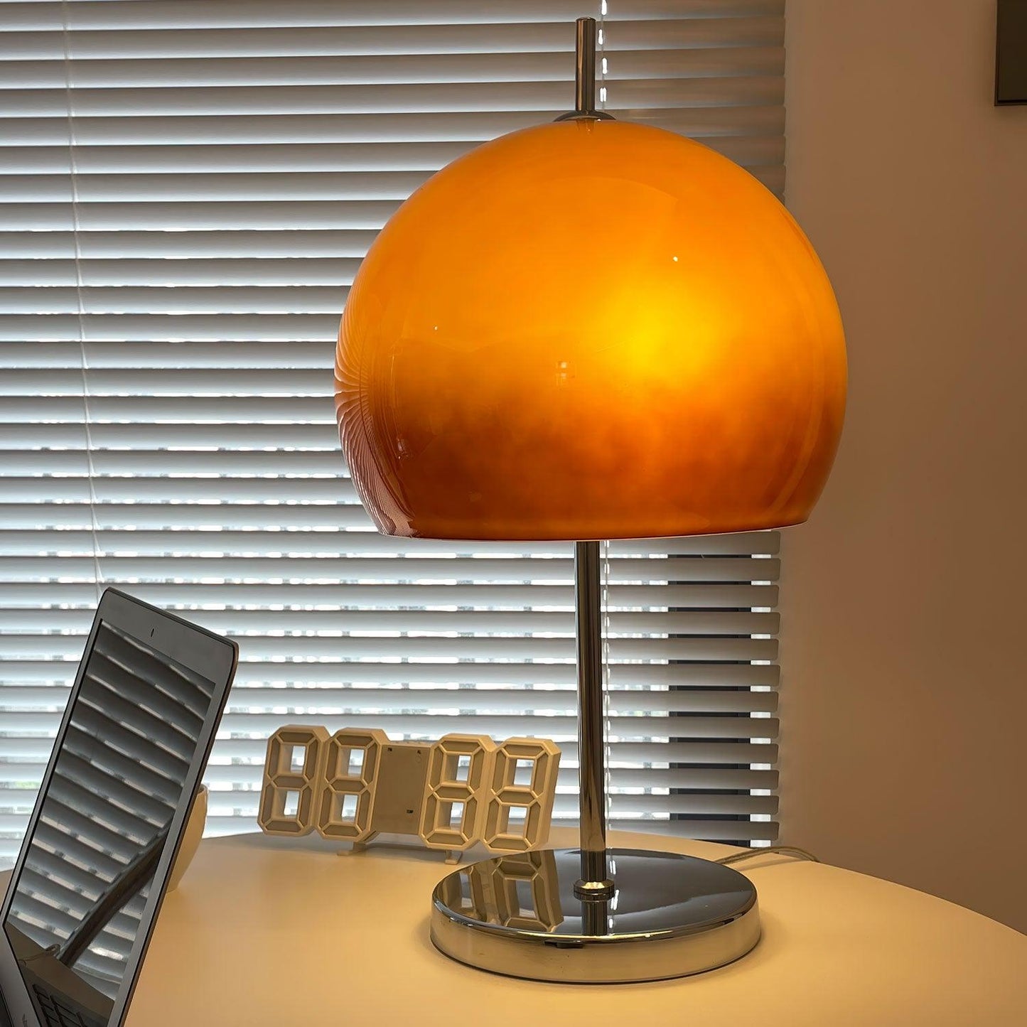 Lampe de Table Pilz Bauhaus – Design Moderne avec Abat-jour en Verre Amber