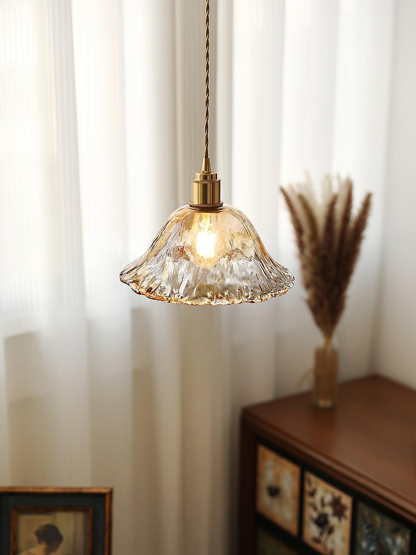 Suspended Vintage Brown Glass Pendant Light – Élégance Classique