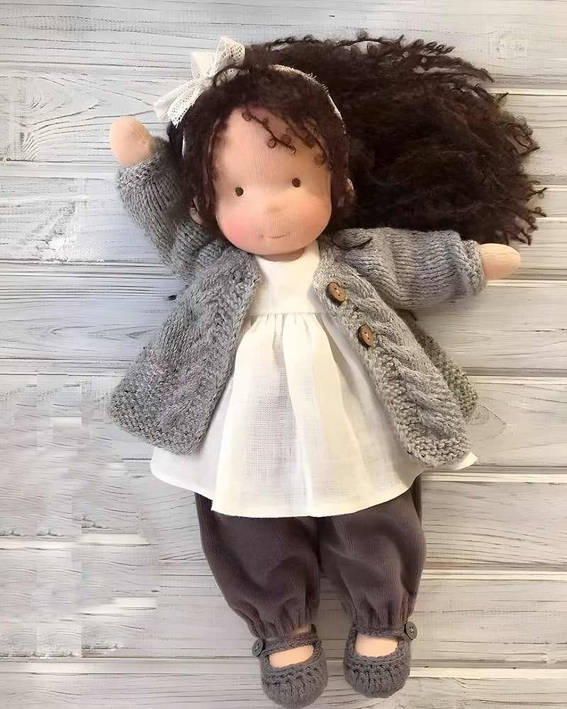 Poupée Waldorf Artisanale – Imagination, Douceur et Jeu Créatif
