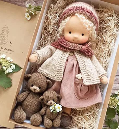 Poupée Waldorf Artisanale – Imagination, Douceur et Jeu Créatif