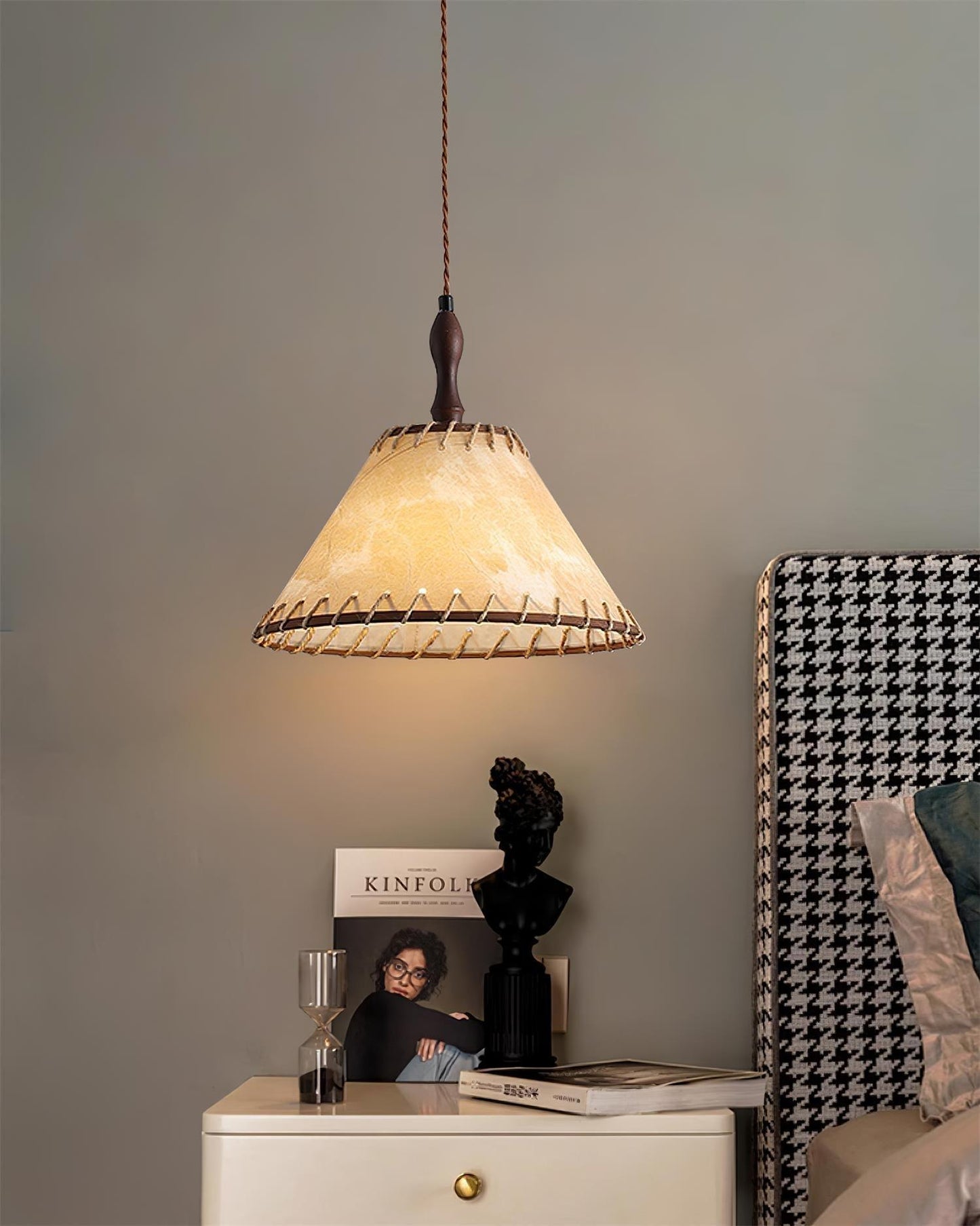 Suspension Bois et Tissu – Équilibre Naturel entre Élégance et Confort