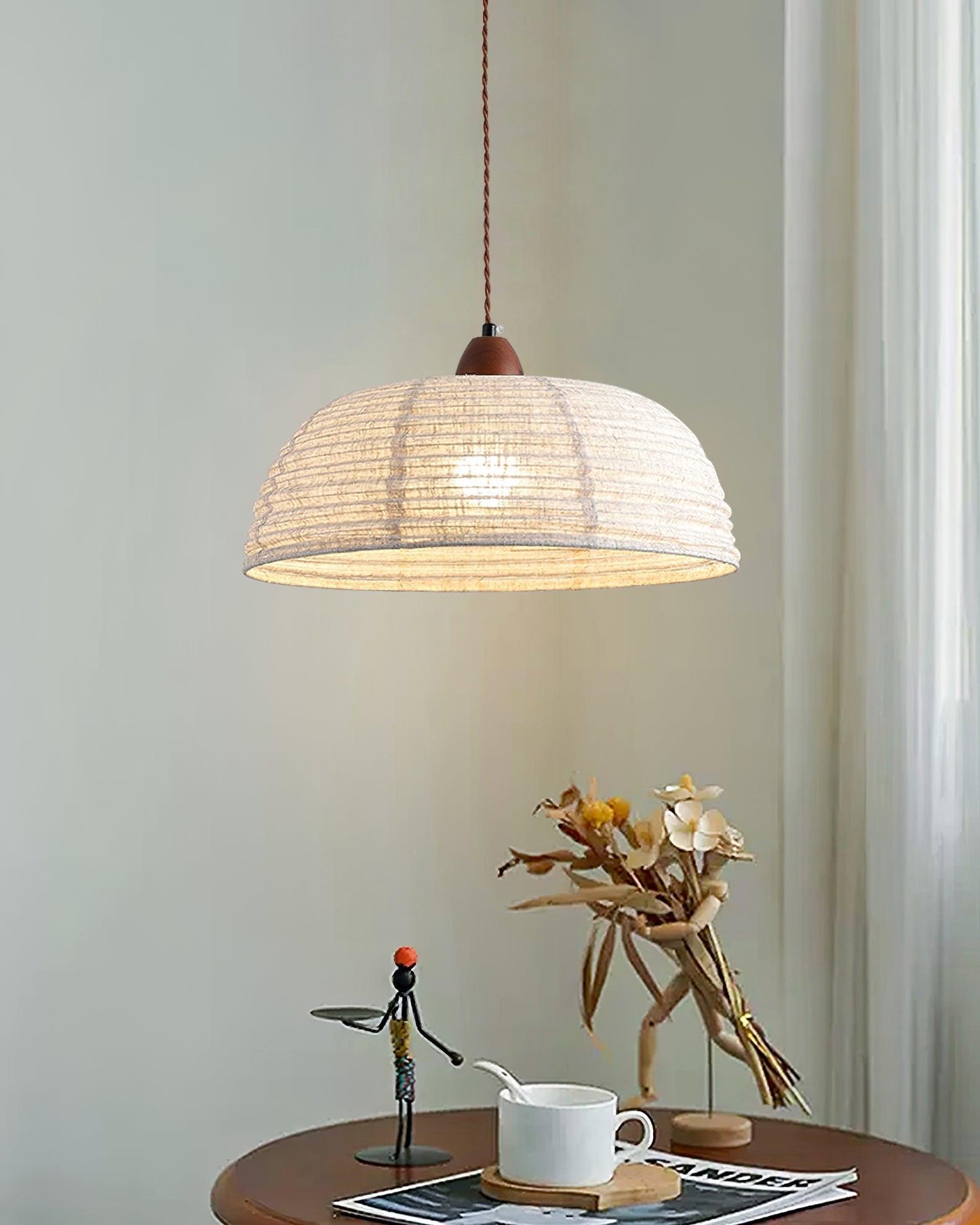 Suspension Bois et Tissu – Équilibre Naturel entre Élégance et Confort
