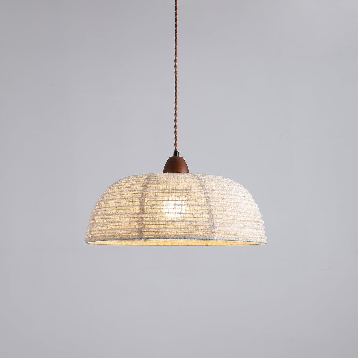 Suspension Bois et Tissu – Équilibre Naturel entre Élégance et Confort
