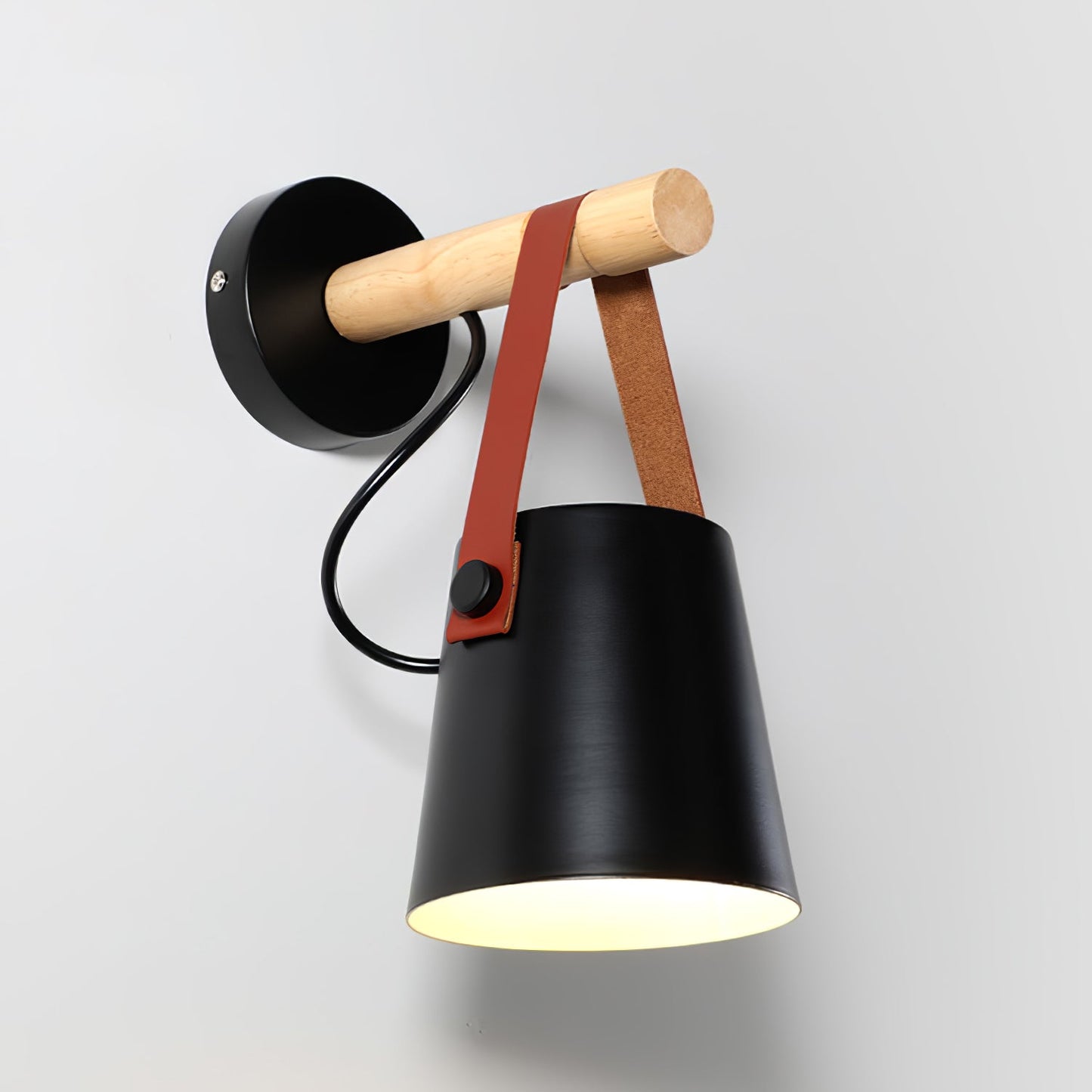 Applique Murale Scandinave en Bois et Cuir – Design Élégant avec Lumière LED Efficace