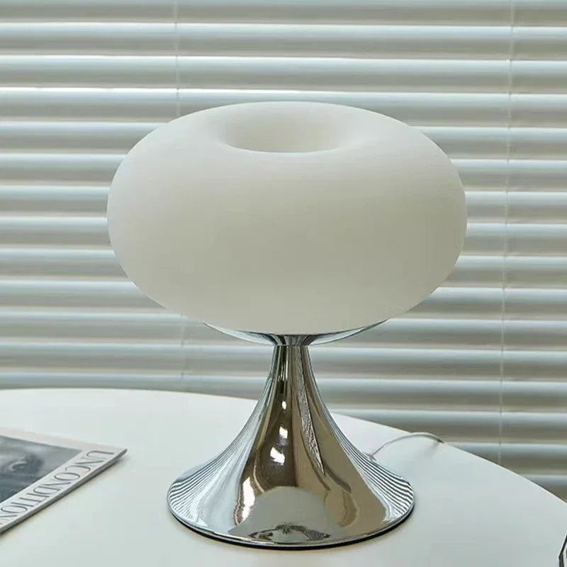 Lampe de Table Style Antique - Applique Moderne en Verre et Métal, Design Inspiré du Bauhaus
