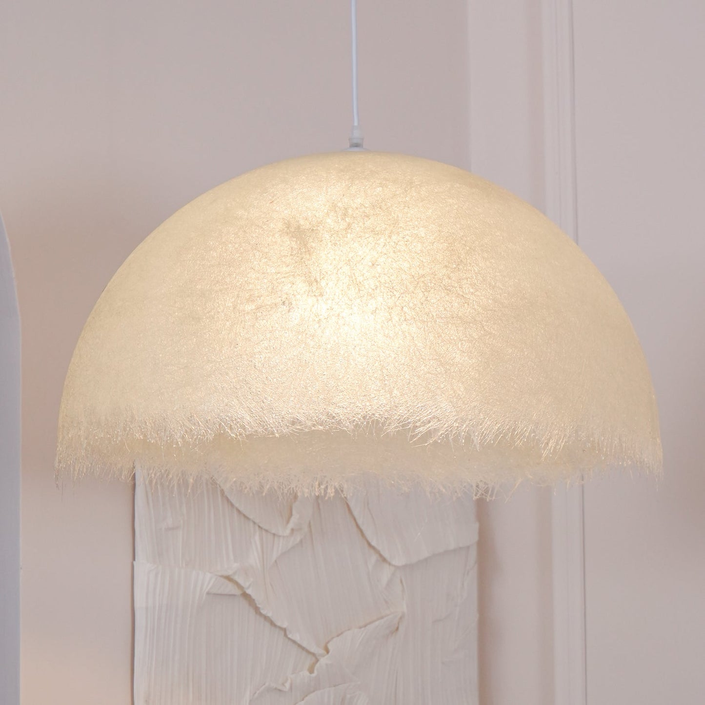 Suspension Znts – Luminaire Moderne en Résine Époxy et Métal avec Éclairage LED