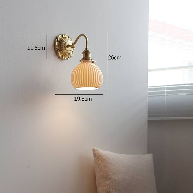 Applique Murale en Brassé et Céramique – Élégance Classique pour votre Intérieur