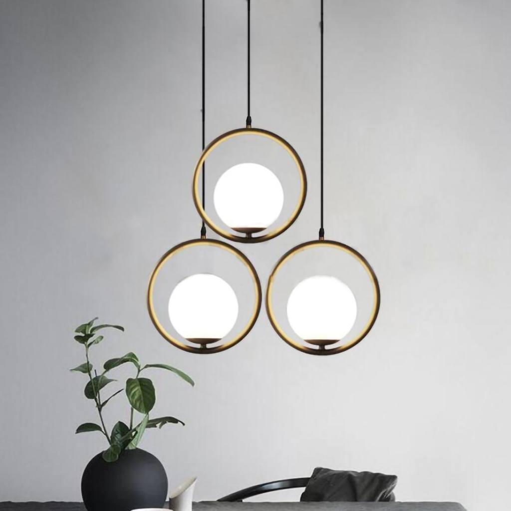 Suspension Élégante Drop – Lampe Pendentif Design Moderne en Métal avec Abat-jour en Verre