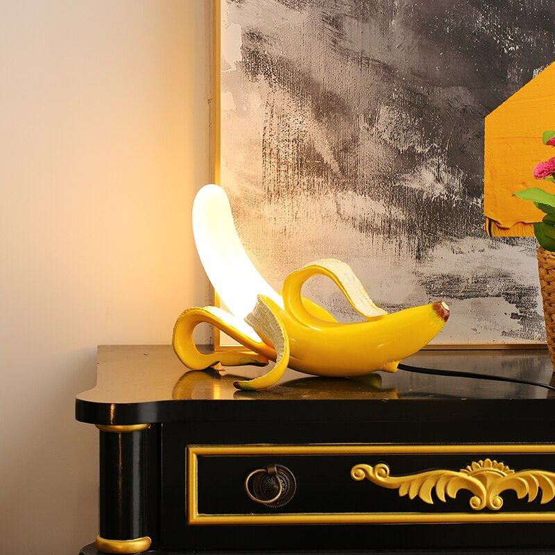 Lampe de Table Art Déco - Design Élégant en Métal et Résine avec LED