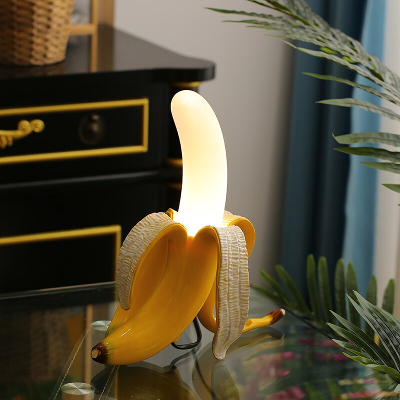 Lampe de Table Art Déco - Design Élégant en Métal et Résine avec LED