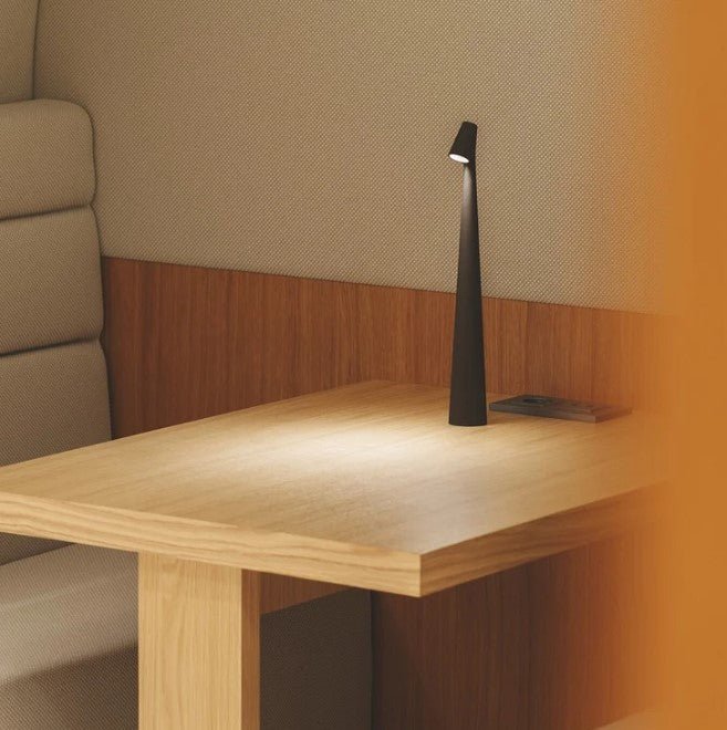 Lampe de Table Rechargeable - Design Élégant en Aluminium avec 3 Niveaux d'Intensité, Disponible en Plusieurs Couleurs