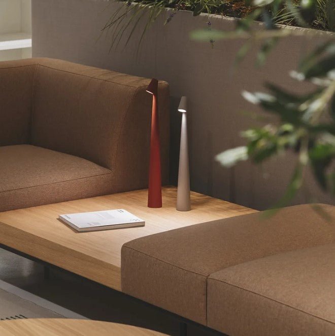 Lampe de Table Rechargeable - Design Élégant en Aluminium avec 3 Niveaux d'Intensité, Disponible en Plusieurs Couleurs