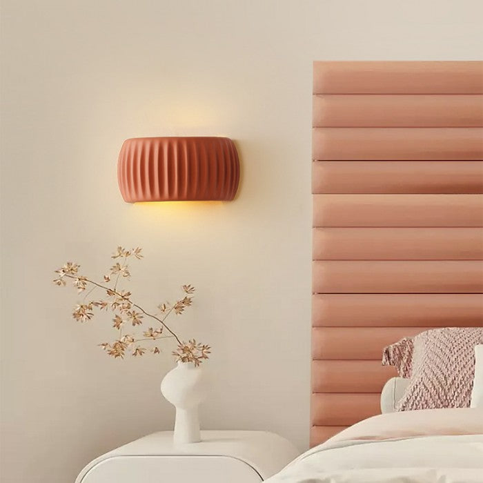 Applique Murale Scandinave en Résine - Éclairage Design avec Texture Ribblée