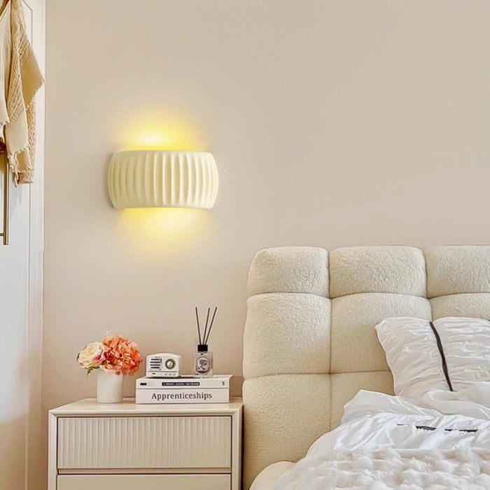 Applique Murale Scandinave en Résine - Éclairage Design avec Texture Ribblée