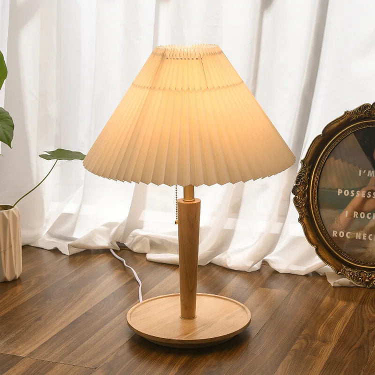Lampe de Table Vintage en Bois Plissé – Charme Classique et Fonctionnalité Moderne