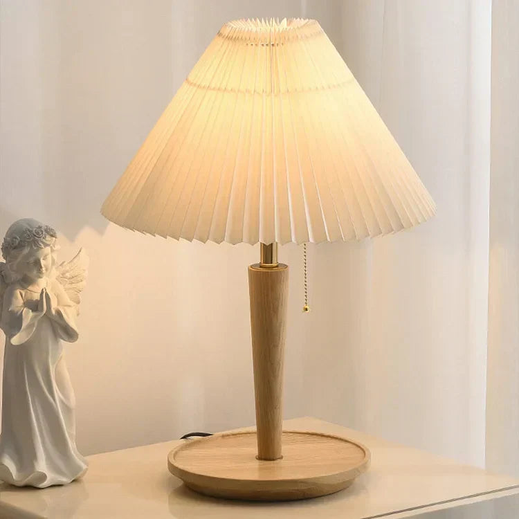 Lampe de Table Vintage en Bois Plissé – Charme Classique et Fonctionnalité Moderne