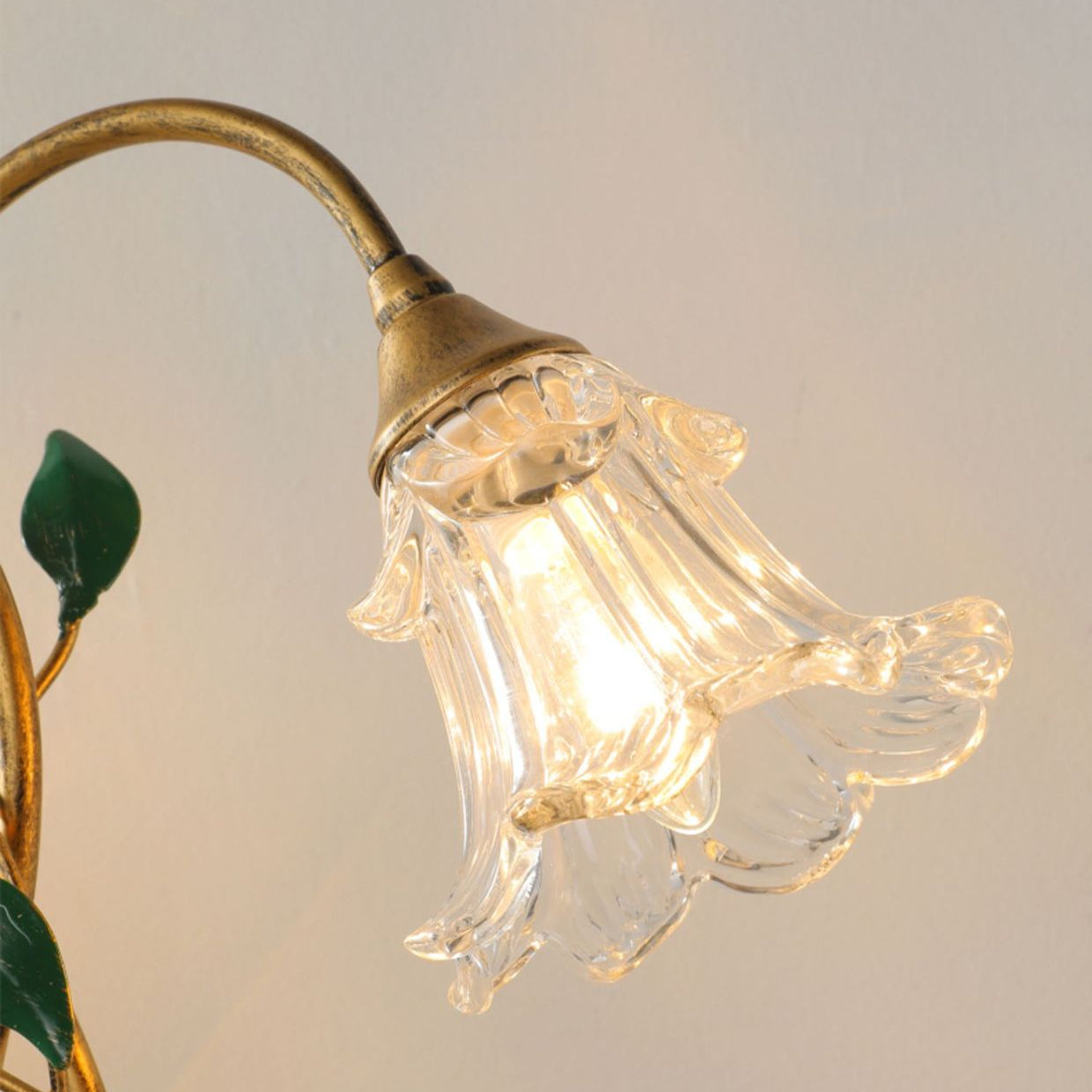 Lampe de Table Fleurie - Design Vintage en Fer, Cristal et Verre pour Chambre ou Salon
