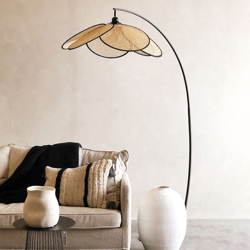 Lampe sur Pied en Rattan - Élégance Naturelle et Design Moderne