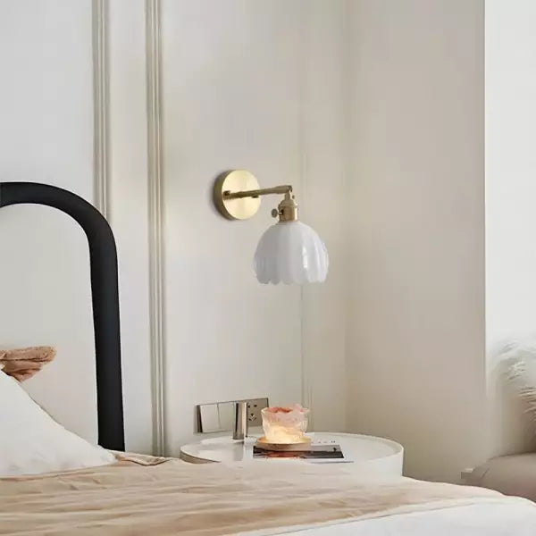 Lampe Murale en Verre Tulipe Vintage - Éclairage Floral Élégant