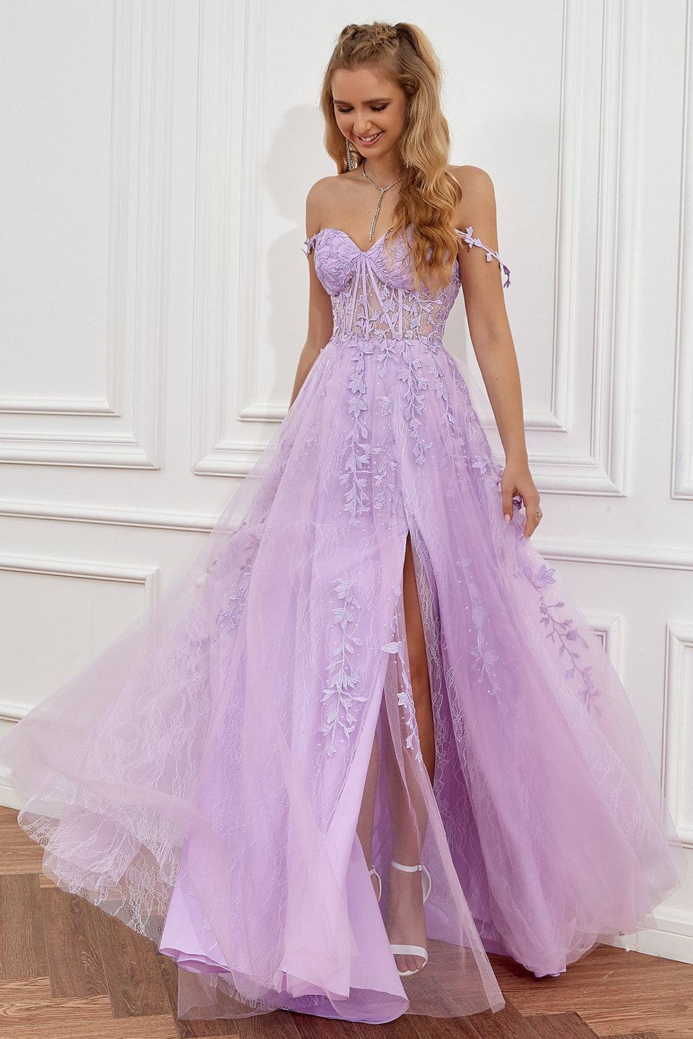 Robe de Soirée Élégance Sophie – Coupe A-Ligne, Détails Appliqués, Idéale pour Mariages et Événements Formels